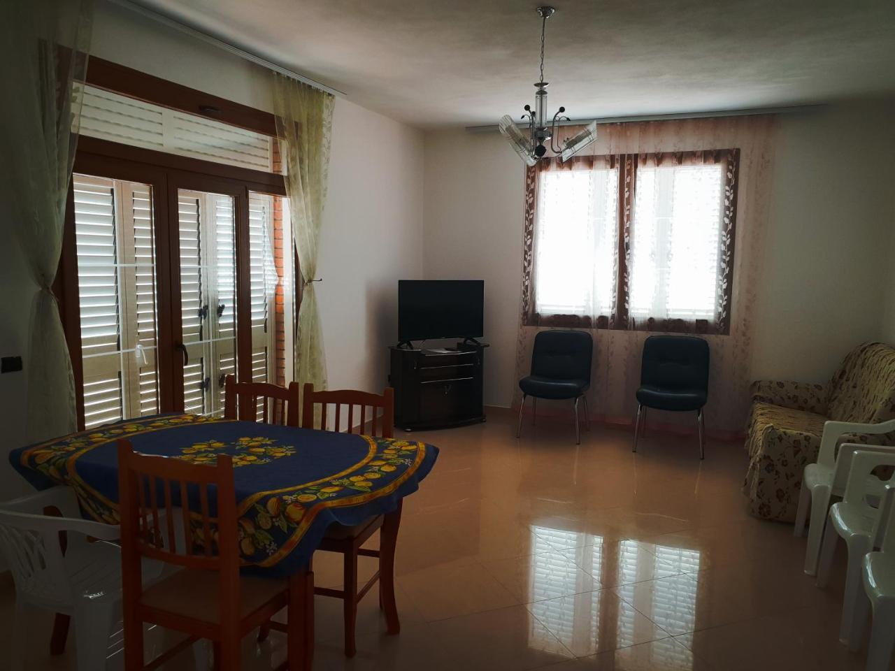 Lux Apartments Vlore Exterior photo