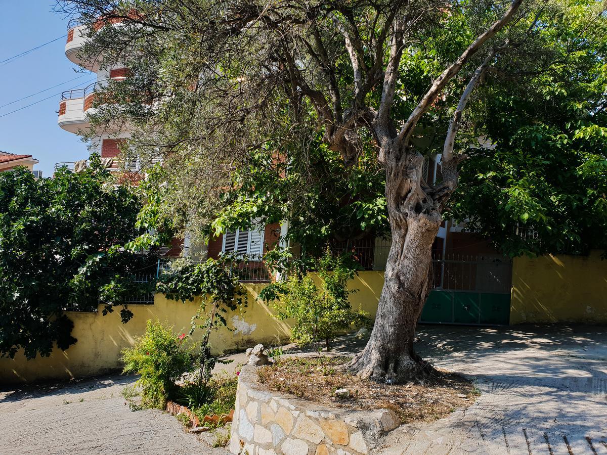 Lux Apartments Vlore Exterior photo